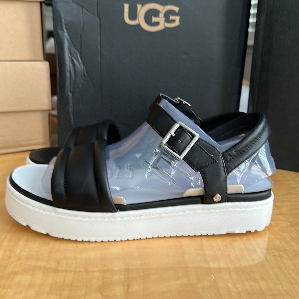 Ugg Women’s Zayne Ankle Strap Sandal